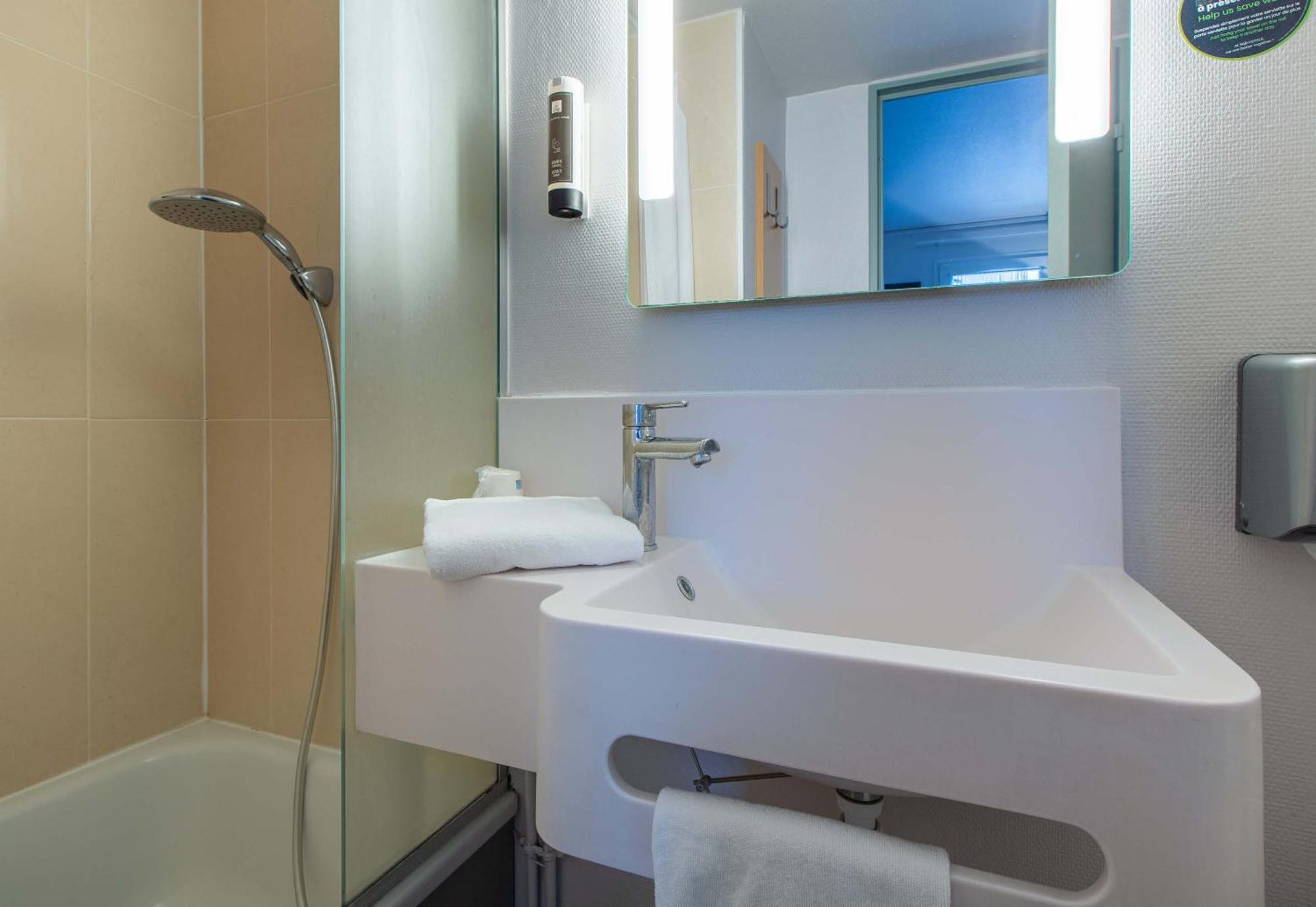 B&B Hotel Chateauroux Aeroport Déols Kültér fotó